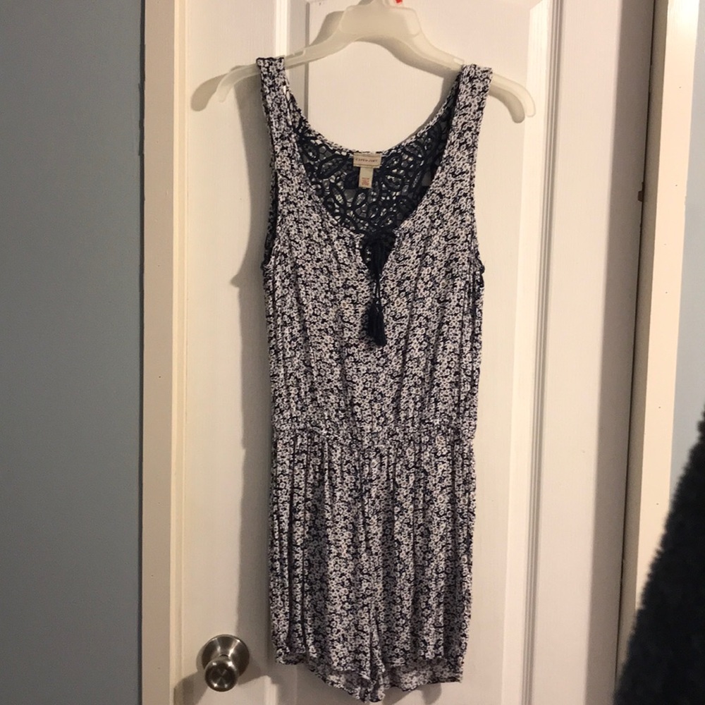 White daisy Romper